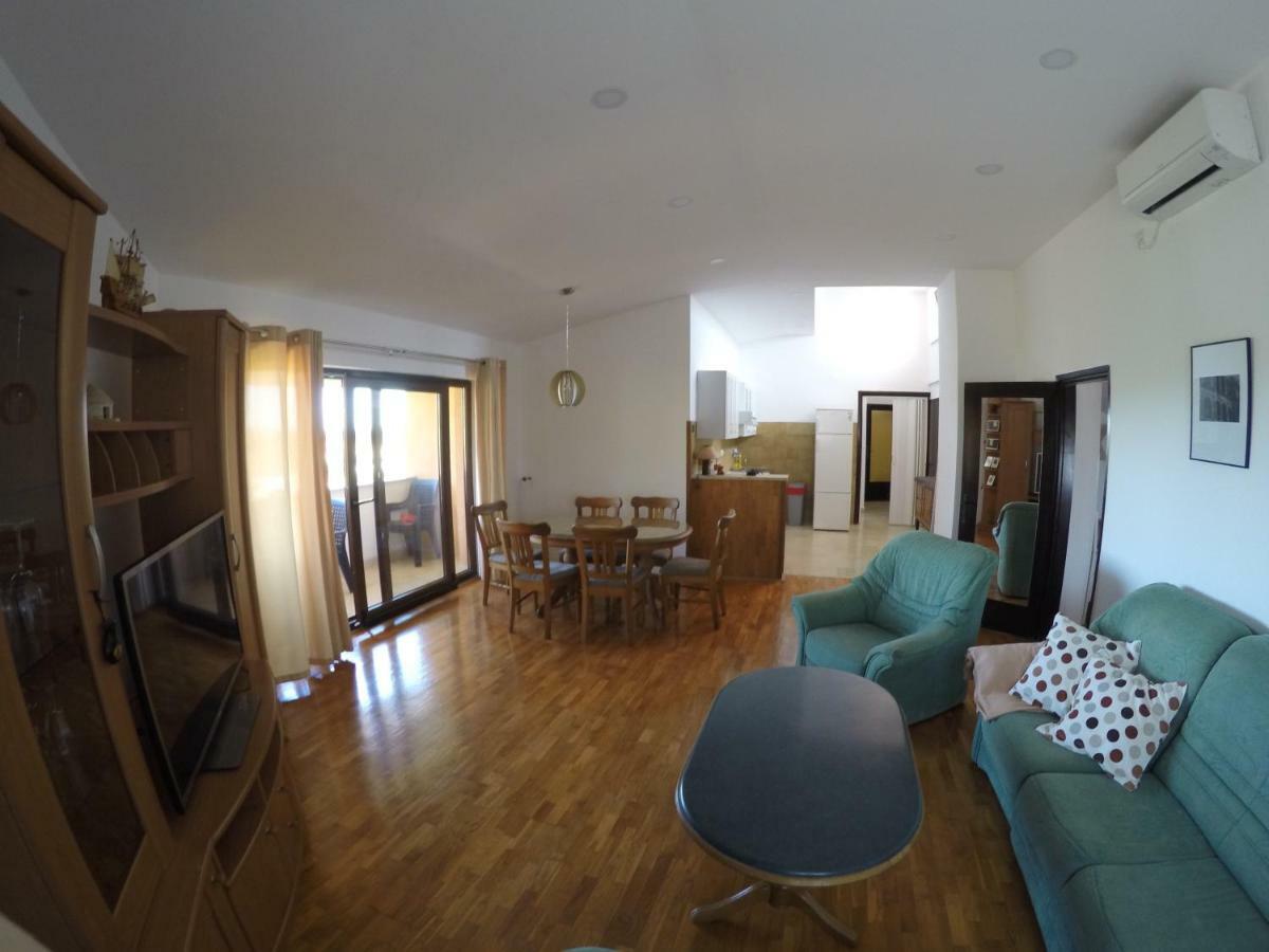 Apartman Koralj Lejlighed Pula Eksteriør billede